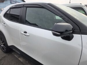 トヨタ ヤリスクロス GR SPORT 運転席側ドアのカーフィルム施工後の仕上がり 新潟市東区